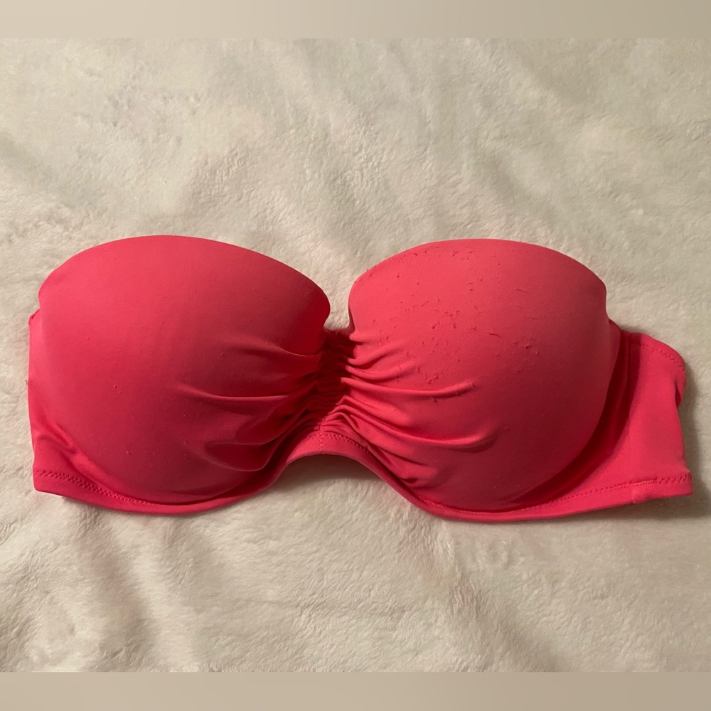 Hot pink Victoria’s Secret bikini top